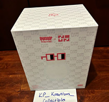 Pudgy Penguins x Nouns Jumbo Series Vinyl Collectible Figure 2023 Limited 1/500 picture