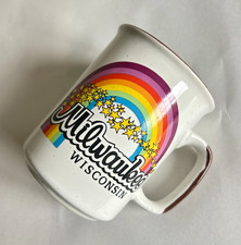 Vintage 10-oz Milwaukee Wisconsin Rainbow Souvenir Mug picture