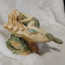 Vintage 1989 UDC Memoli Winged Fairy Figurine Sleeping on Mushroom with Frog picture
