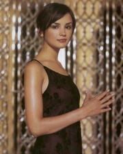 Rachael Leigh Cook in an 11