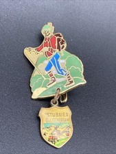 Vintage Stubaier Gletscherbahn Austria Ski Pin - Hiker & Gondola Charm Badge picture