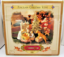 Vintage Grandeur Noel Collector's Edition 2001 Porcelain Christmas Scene in Box picture