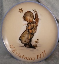 Sister Berta Hummel Plate by Schmid First Edition Christmas 1971 West Germany picture