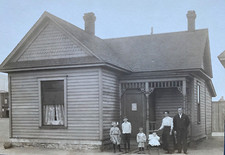 1890s PACIFIC NORTHWEST FAMILY HOME old 9x11 mounted photo OREGON or WASHINGTON picture