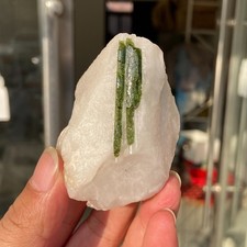 160g Natural Green Tourmaline Quartz Crystal Gemstone Mineral Specimen Healing picture