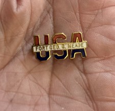 Vintage Patriotic USA lapel pin Fort George (Geo) G. Meade picture