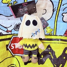 USJ Halloween Charlie Brown Plush Keychain Horror Night Peanuts Japan picture