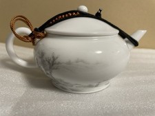 Japanese Porcelain Tea Cup Set 5PCS with  Lid On Teapot, Wooden Box Included picture