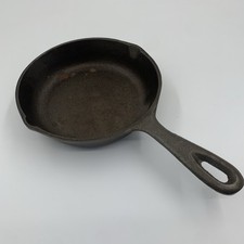 Vintage Cast Iron Skillet No 3 6⅝” – Small Fry Pan – Unmarked Lodge 1930s-50s picture