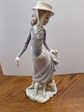 Lladro Porcelain Figurine 4912 Young Lady in Trouble No Umbrella N Hand Damage picture