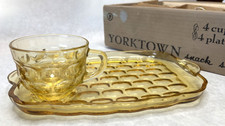 Vintage Federal Yorktown Yellow Glass Snack Set for 4 – Plates & Cups w/ Box picture
