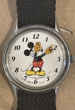 Vintage lorus quartz v515-6116 Mickey Mouse watch picture