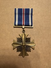 US WW2 DISTINGUISHED FLYING CROSS MEDAL FULL SIZE NEW picture