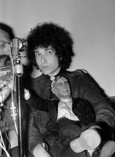 The American folk singer Bob DYLAN is giving a press conferen- 1966 Old Photo picture