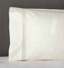 NEW Sferra “Diamante” Pair of Standard Pillowcases in Ivory 100% Cotton picture