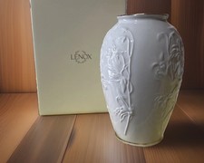 LENOX MASTERPIECE COLLECTION 24K GOLD VASES EMBOSSED IRIS Flower Design 7.25