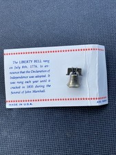 Vintage 1976 Bicentennial Liberty Bell Pinback / Advertising / Promotional picture
