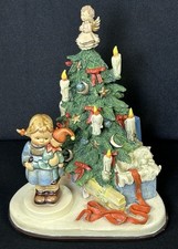 Goebel Hummel Christmas Surprise Figurine & Musical Display Set 536/3/0 & 1003-D picture