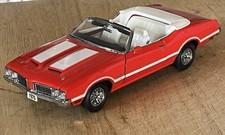 Franklin Mint 1:24 Oldsmobile 442 Convertible Diecast Model Car Red/White picture