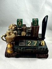 Elegant Golf-Themed Desk Accessories picture