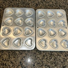 Vtg 1992 Wilton 12-Cavity Petite Heart Pans Set/2 Model #2105-2432 Aluminum picture