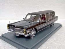 Defective Neo Scale Models 43896 S&S Landau Hearse Cadillac 1/43 scale model car picture