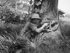 WW2  Photo WWII Royal Scots Fusilier Thompson SMG Burma 44  World War Two / 1570 picture