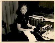GA310 Approx 1930s Orig Underwood Photo WOMEN IN THE WORKPLACE OFFICE SECRETARY picture