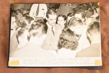 Howard Hughes Surrounded by Reporters Senate Inquiry 1947 AP Wire Photo V33 picture