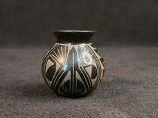 Cute Little 2 Inch Handmade Pot From Mata Ortiz Mexico picture
