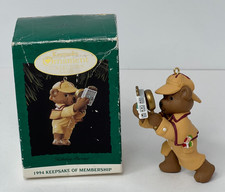 Hallmark Ornament 1994 Collector's Club Holiday Pursuit Sherlock Holmes Bear picture