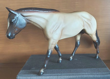 Breyer Zippo Pin Bar #1293. GRULLO BUCKSKIN. Shelf Model, excellent condition picture