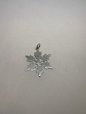 1.5g 925 FINE STERLING SILVER SNOWFLAKE PENDANT CHARM NICE QUALITY picture