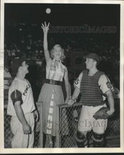 1953 Press Photo Sandy Wirth Throws First Ball In Miami For Little World Series picture
