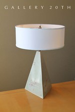 EYE-CATCHER MID CENTURY PYRAMID TABLE LAMP CUBIST ABSTRACT WHITE  VTG MODERN picture