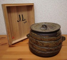 Janet Leach Folk Art Mizusashi with ears, boxed tea utensil, ceramic collectible picture