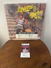 LAVERNE & SHIRLEY SIGNED AUTO 