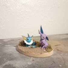 Vaporeon and Espeon Collectible Diorama Statue Hand painted Fan made artwork picture