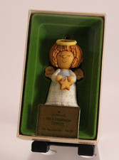 Vintage Hallmark 1978 Ornament CHRISTMAS ANGEL with Star in Original Box A+ picture