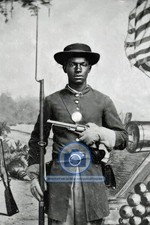 AFRICAN AMERICAN CIVIL WAR SOLDIER HOLDING RIFLE & REVOLVER 4X6 B&W PHOTO picture
