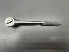 (b) RARE VINTAGE GILLER BRANDED HUSKY CB43 3/8