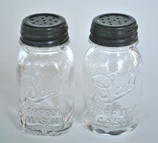 Vtg 1933~1936 BALL PERFECT MASON SALT & PEPPER SHAKERS JAR w/ ORIGINAL ZINC LIDS picture