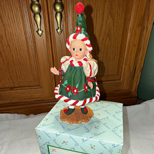 Vintage 1998 Madame Alexander Santa's Little Helper Figurine 90160 NIB COA Ed picture