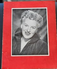 Gracie Fields Autographed Program 1952 Legendary British Movie Star Died 1979 picture
