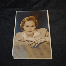 Vintage 1940s 1950s Studio Portrait Photograph Young Woman 3.5x5 Inches picture