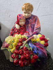Vintage Royal Doulton Flower Seller's Children HN/3642 porcelain  Figurine   picture