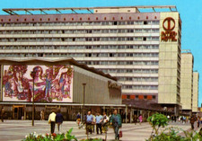 * VTG Postcard Dresden Saxony Germany Prager Strasse Street East Germany Travel picture