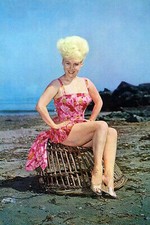 Barbara Windsor vintage 4x6 inch real photo #362986 picture