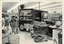1966 Press Photo Old delivery truck inside Piggly Wiggly store in Charleston picture