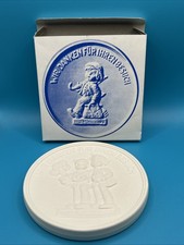 1984 Vintage GOEBEL Hummel PORCELAIN Display MEDALLION West Germany WIR DANKEN picture